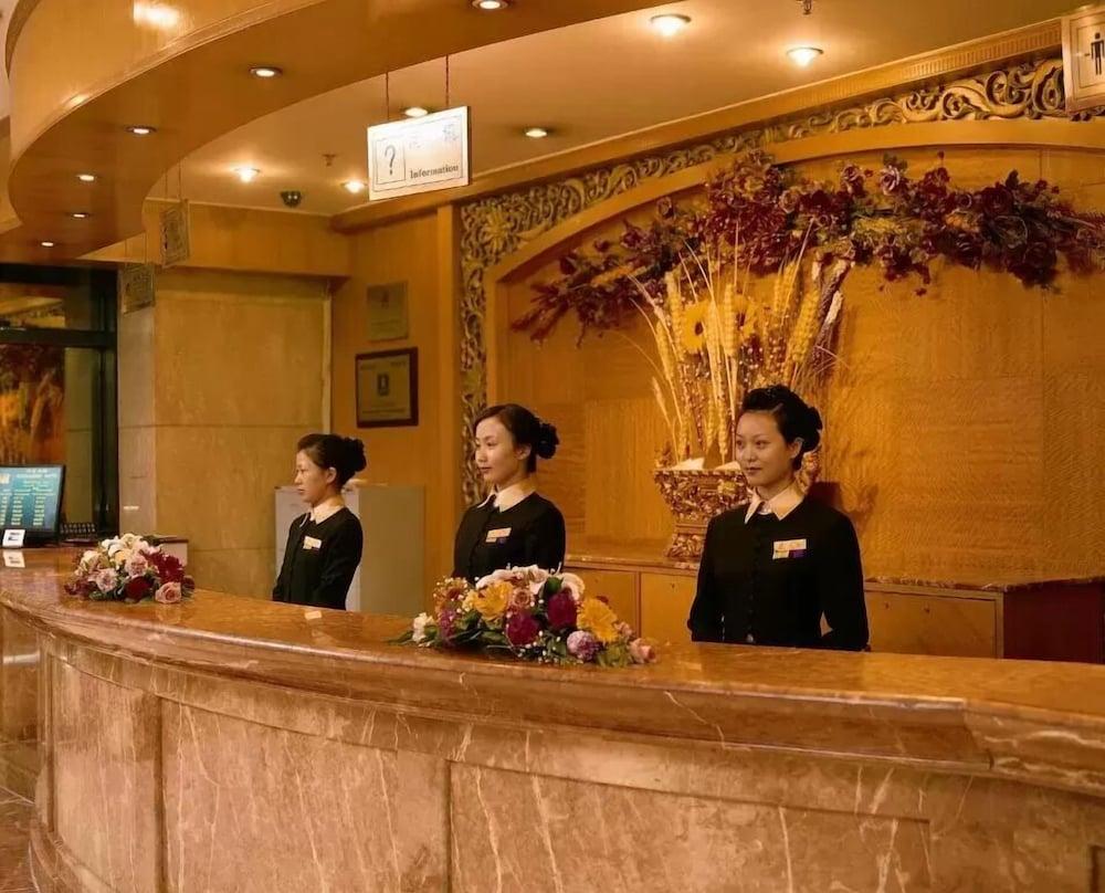 Beijing Tibet Hotel Екстер'єр фото