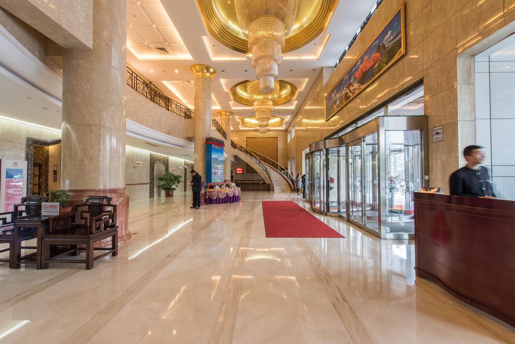 Beijing Tibet Hotel Екстер'єр фото